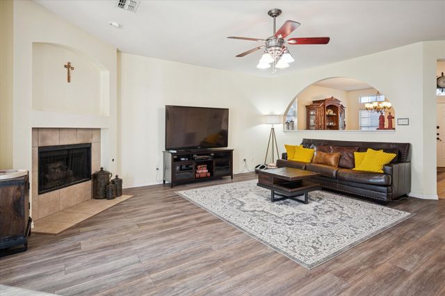 1104 Windhaven Circle, Lewisville, TX 75067