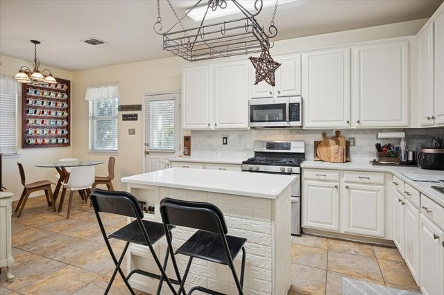 1104 Windhaven Circle, Lewisville, TX 75067