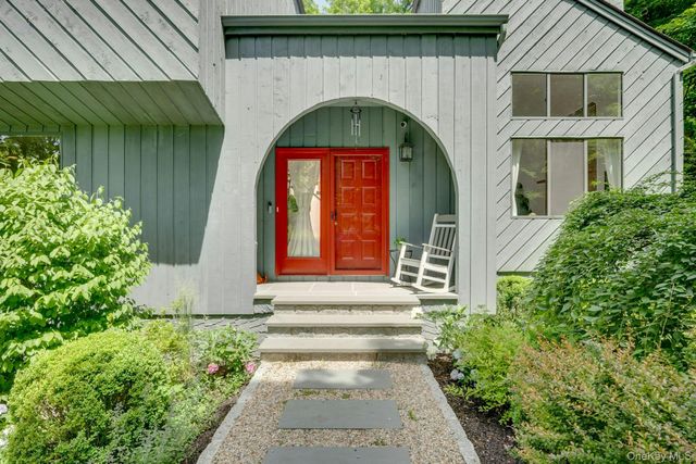 24 Anne Chambers Lane, Katonah, NY 10536