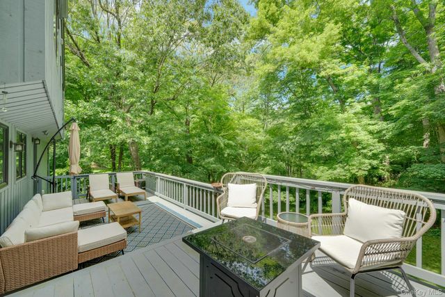 24 Anne Chambers Lane, Katonah, NY 10536