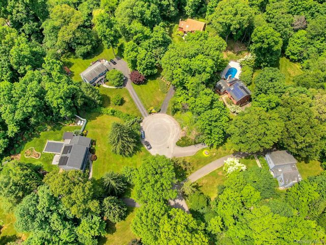 24 Anne Chambers Lane, Katonah, NY 10536
