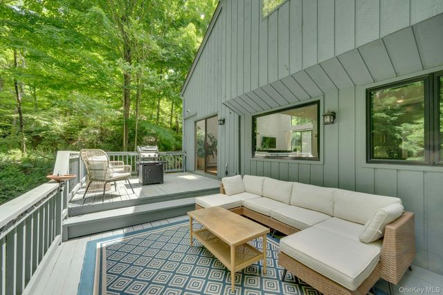 24 Anne Chambers Lane, Katonah, NY 10536