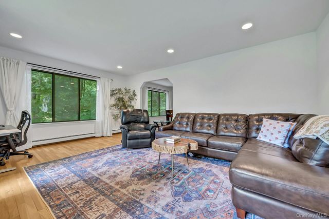 24 Anne Chambers Lane, Katonah, NY 10536