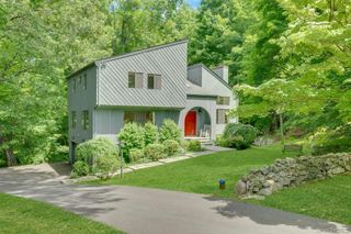 24 Anne Chambers Lane, Katonah, NY 10536