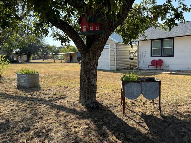 501 E Fitzgerald, Bangs, TX 76823