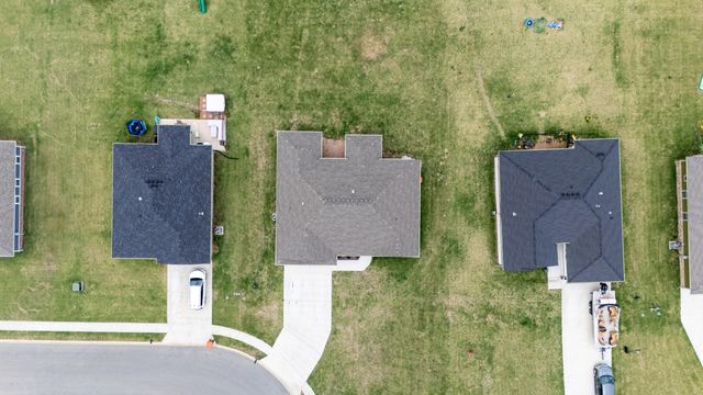 1100 Center Court Circle, Grove, OK 74344