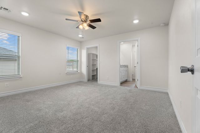 1100 Center Court Circle, Grove, OK 74344