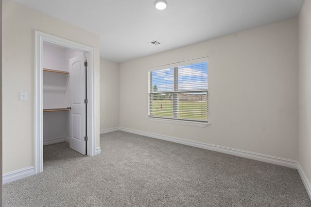 1100 Center Court Circle, Grove, OK 74344