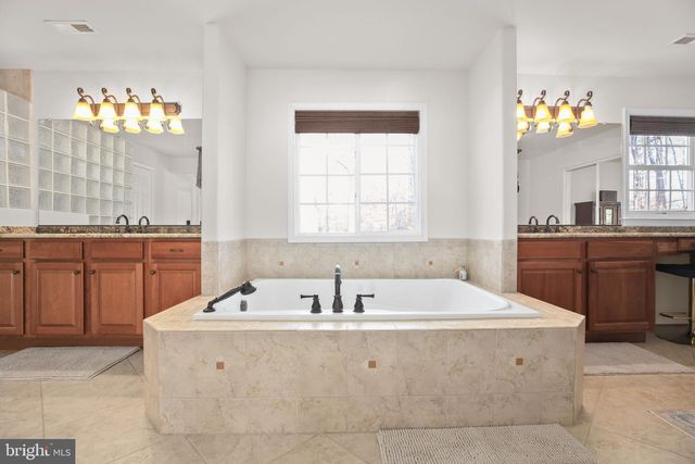 42 KINSLEY LN, Fredericksburg, VA 22406