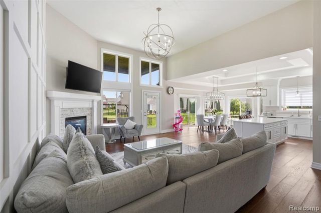 19077 Thompson Drive, Macomb, MI 48042