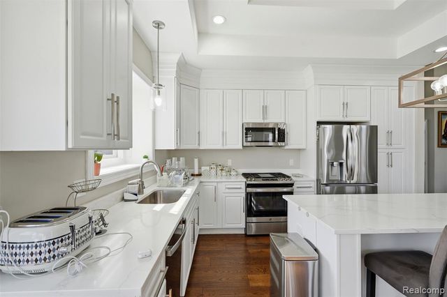 19077 Thompson Drive, Macomb, MI 48042