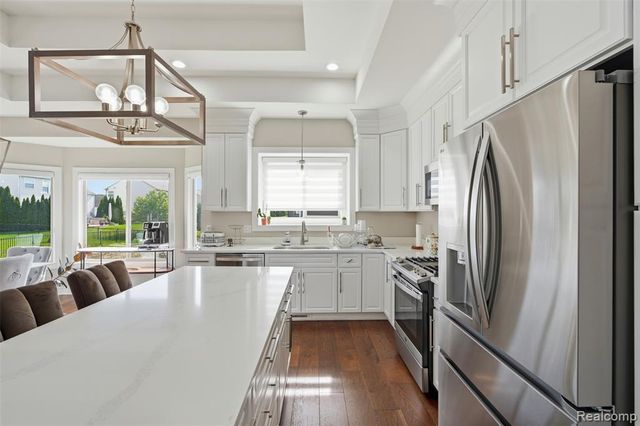 19077 Thompson Drive, Macomb, MI 48042