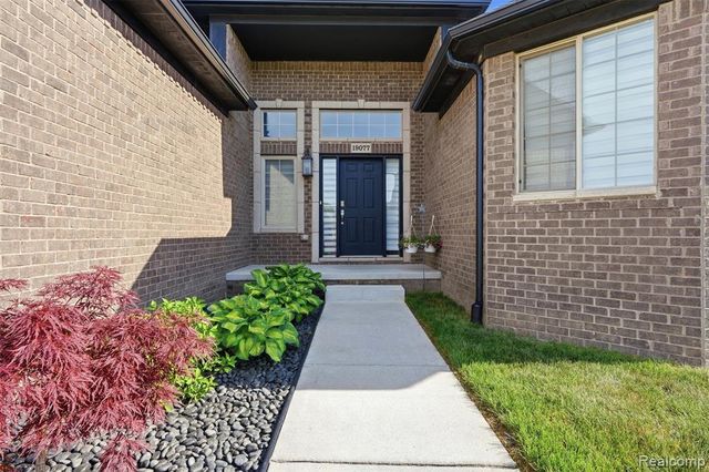 19077 Thompson Drive, Macomb, MI 48042