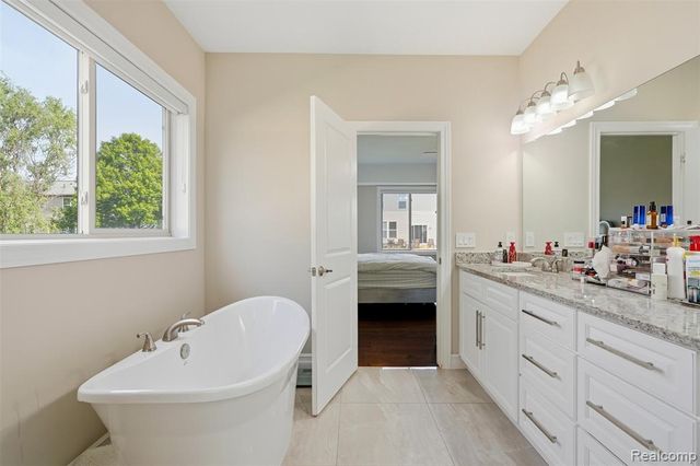 19077 Thompson Drive, Macomb, MI 48042