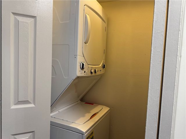 3923 Old Oaks Drive, Bryan, TX 77802