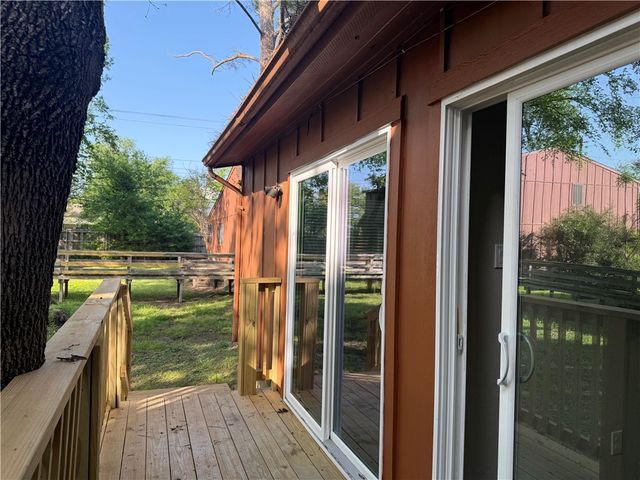 3923 Old Oaks Drive, Bryan, TX 77802