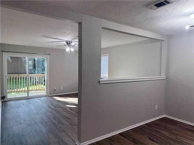 3923 Old Oaks Drive, Bryan, TX 77802