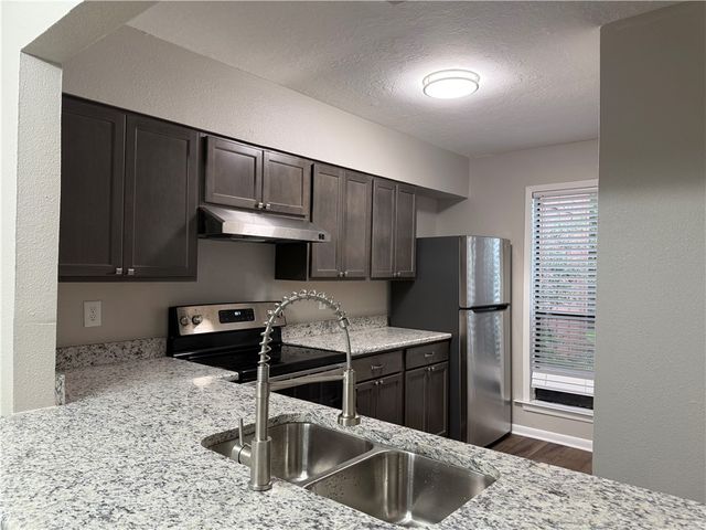 3923 Old Oaks Drive, Bryan, TX 77802