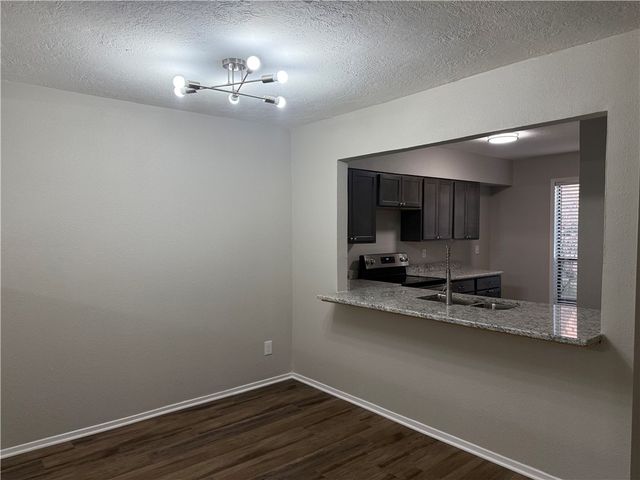 3923 Old Oaks Drive, Bryan, TX 77802