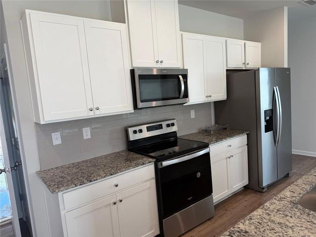 5223 Canberra Drive, Flowery Branch, GA 30542