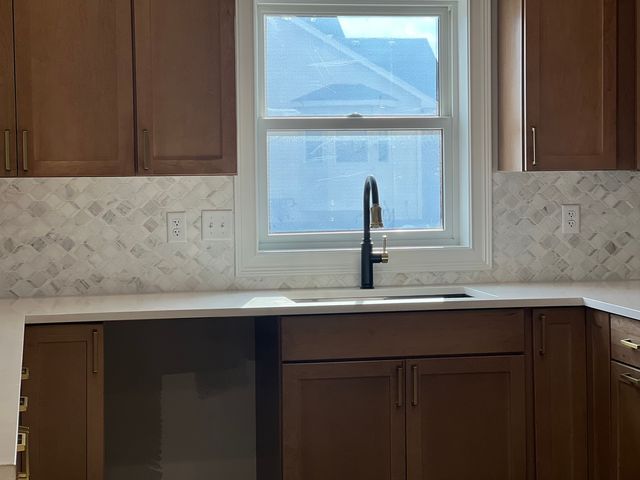 1185 S. Farmstone Drive, Diamond, IL 60416