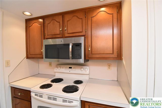 553 Ponds Edge Lane, Allentown City, PA 18104