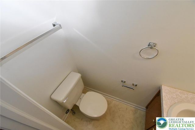 553 Ponds Edge Lane, Allentown City, PA 18104