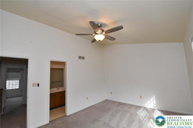 553 Ponds Edge Lane, Allentown City, PA 18104