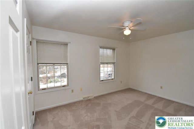 553 Ponds Edge Lane, Allentown City, PA 18104