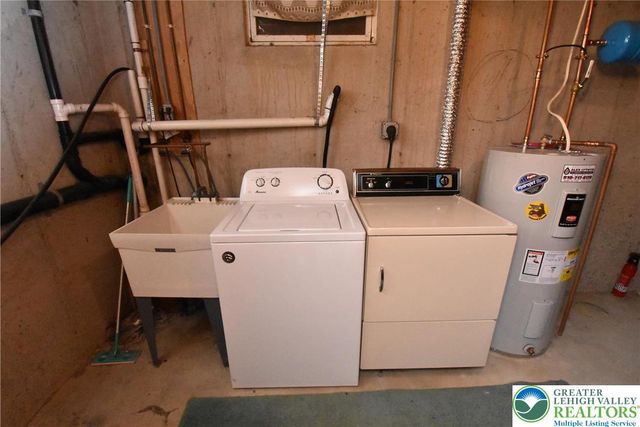 553 Ponds Edge Lane, Allentown City, PA 18104