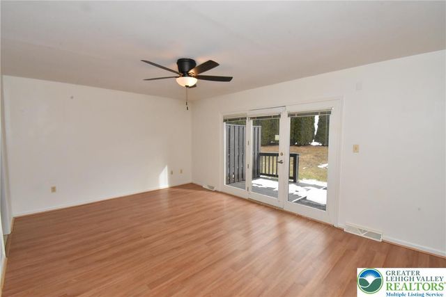 553 Ponds Edge Lane, Allentown City, PA 18104