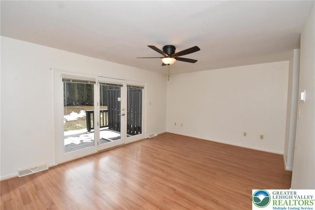 553 Ponds Edge Lane, Allentown City, PA 18104