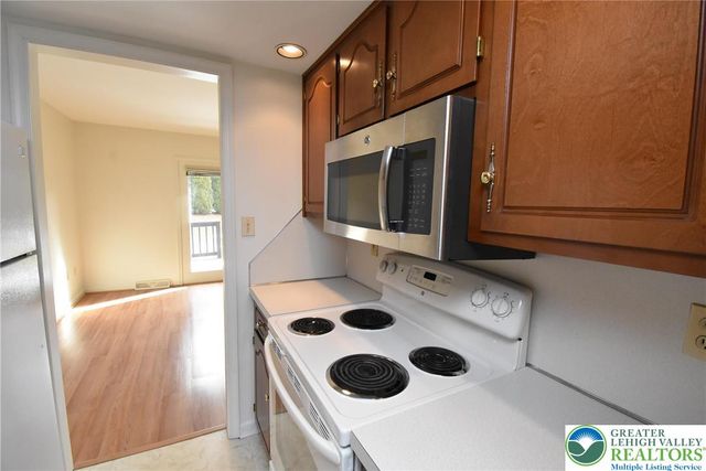 553 Ponds Edge Lane, Allentown City, PA 18104