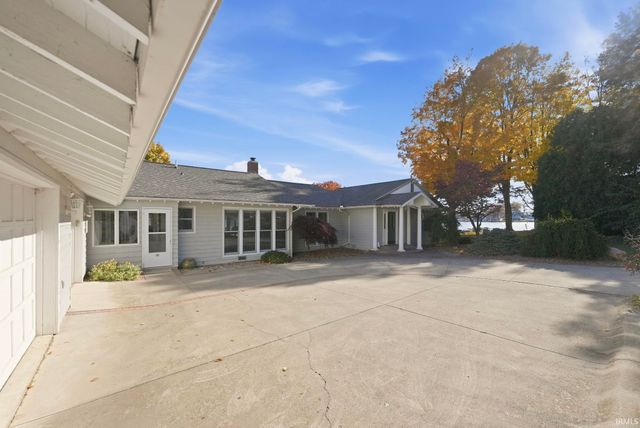 1455 Lane 280 Hamilton Lake, Hamilton, IN 46742