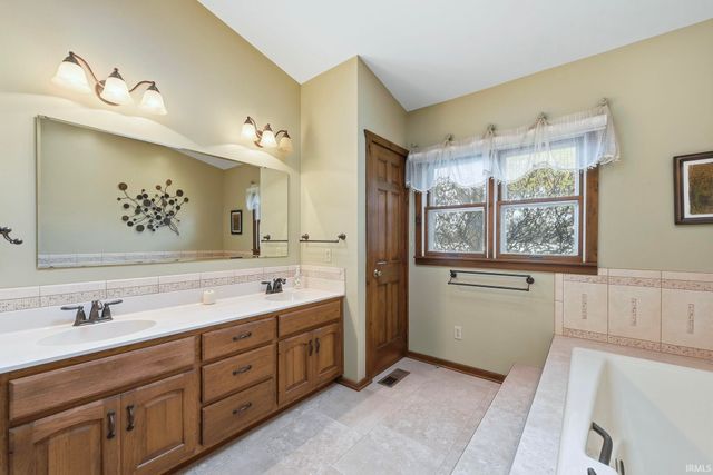 1455 Lane 280 Hamilton Lake, Hamilton, IN 46742