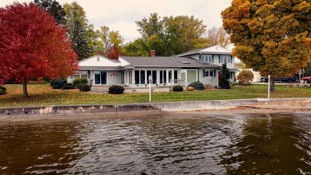 1455 Lane 280 Hamilton Lake, Hamilton, IN 46742