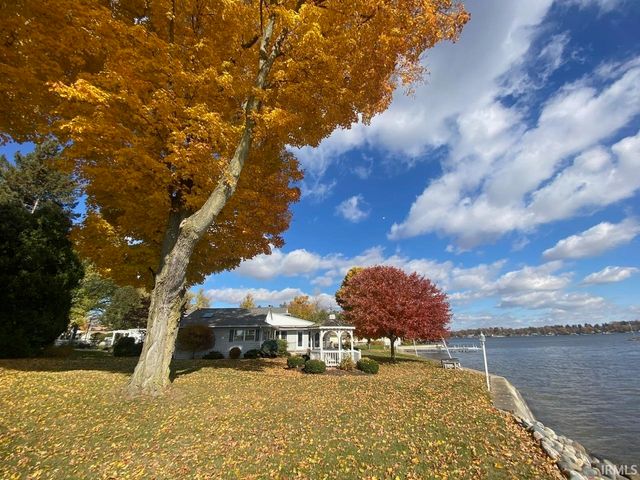 1455 Lane 280 Hamilton Lake, Hamilton, IN 46742