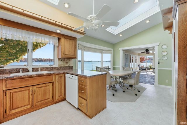 1455 Lane 280 Hamilton Lake, Hamilton, IN 46742