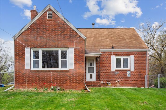 1804 E 33rd Street, Des Moines, IA 50317