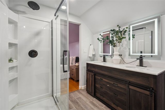 1804 E 33rd Street, Des Moines, IA 50317