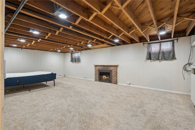 1804 E 33rd Street, Des Moines, IA 50317