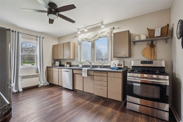 1804 E 33rd Street, Des Moines, IA 50317
