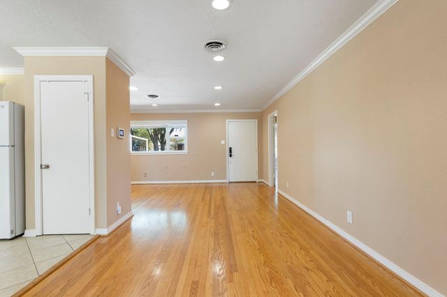 1802 Turnpike Road, Houston, TX 77008