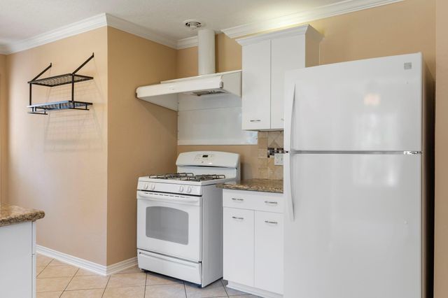 1802 Turnpike Road, Houston, TX 77008