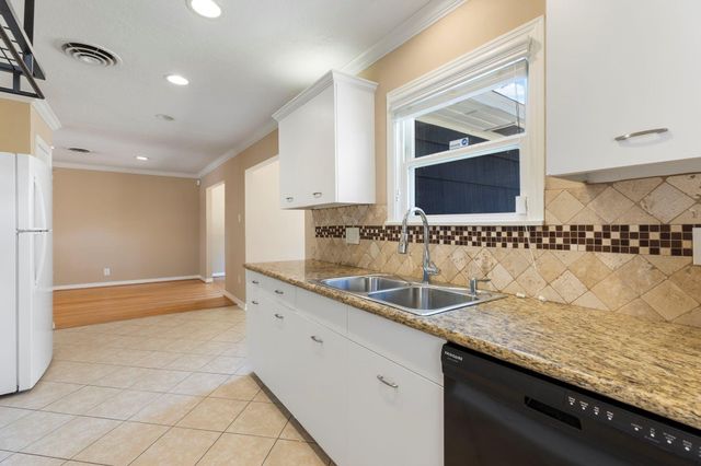 1802 Turnpike Road, Houston, TX 77008