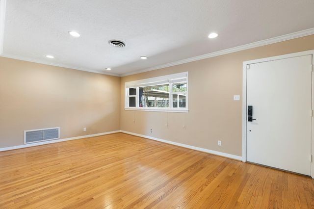 1802 Turnpike Road, Houston, TX 77008