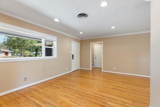 1802 Turnpike Road, Houston, TX 77008