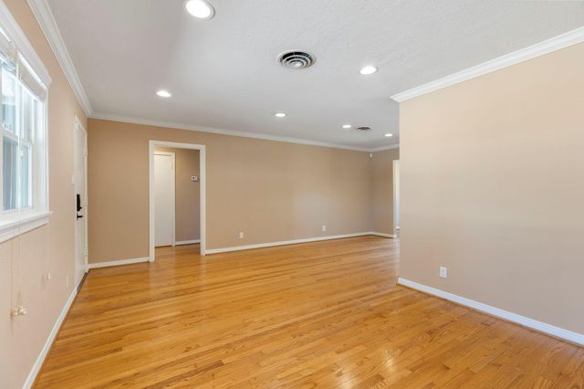 1802 Turnpike Road, Houston, TX 77008