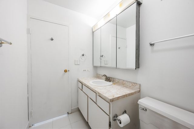 1515 CENTRAL Road 319C, Arlington Heights, IL 60005