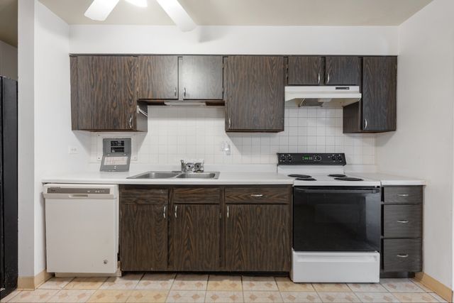 1515 CENTRAL Road 319C, Arlington Heights, IL 60005